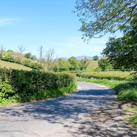 3 Railway * Long Marton