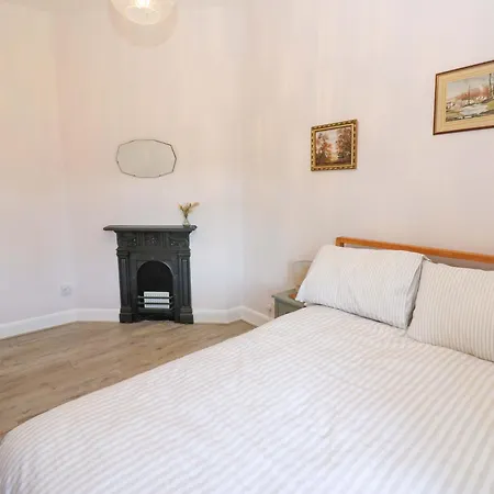 3 Railway Long Marton