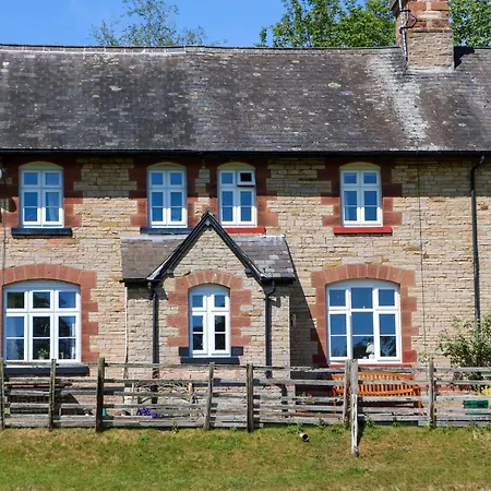 3 Railway Long Marton